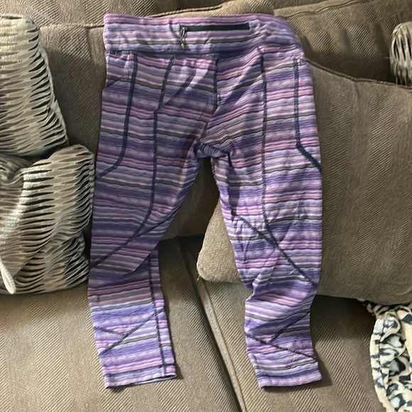 Purple stripped lulumelon leggings - Picture 3 of 3